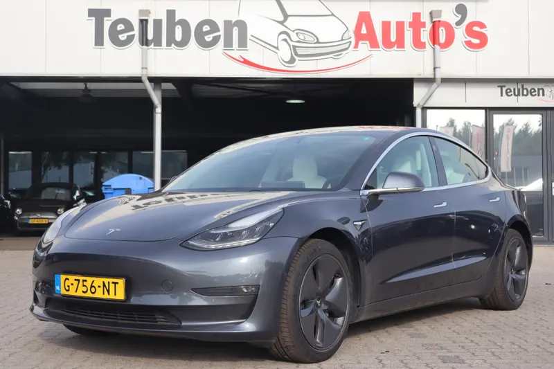 Tesla Model 3 (2019)