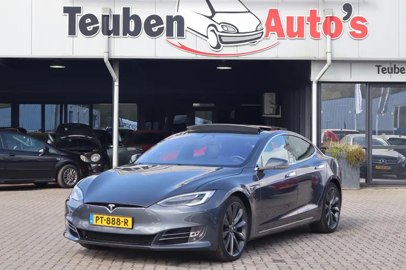 Tesla Model S (2017)
