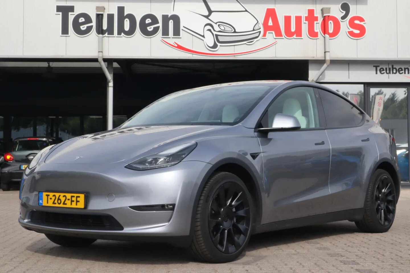 Tesla Model Y (2023) — foto 1