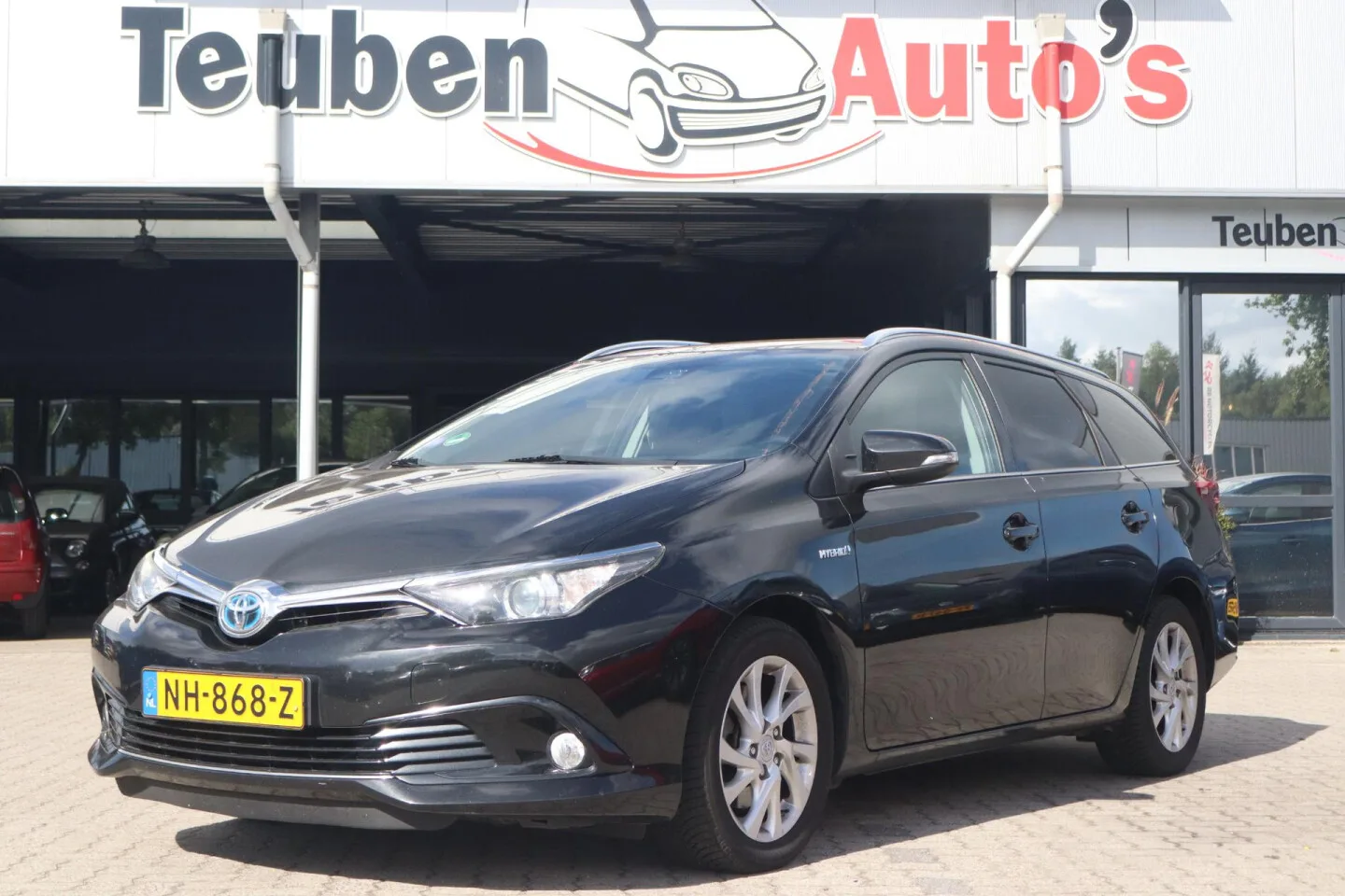 Toyota Auris (2017) — foto 1