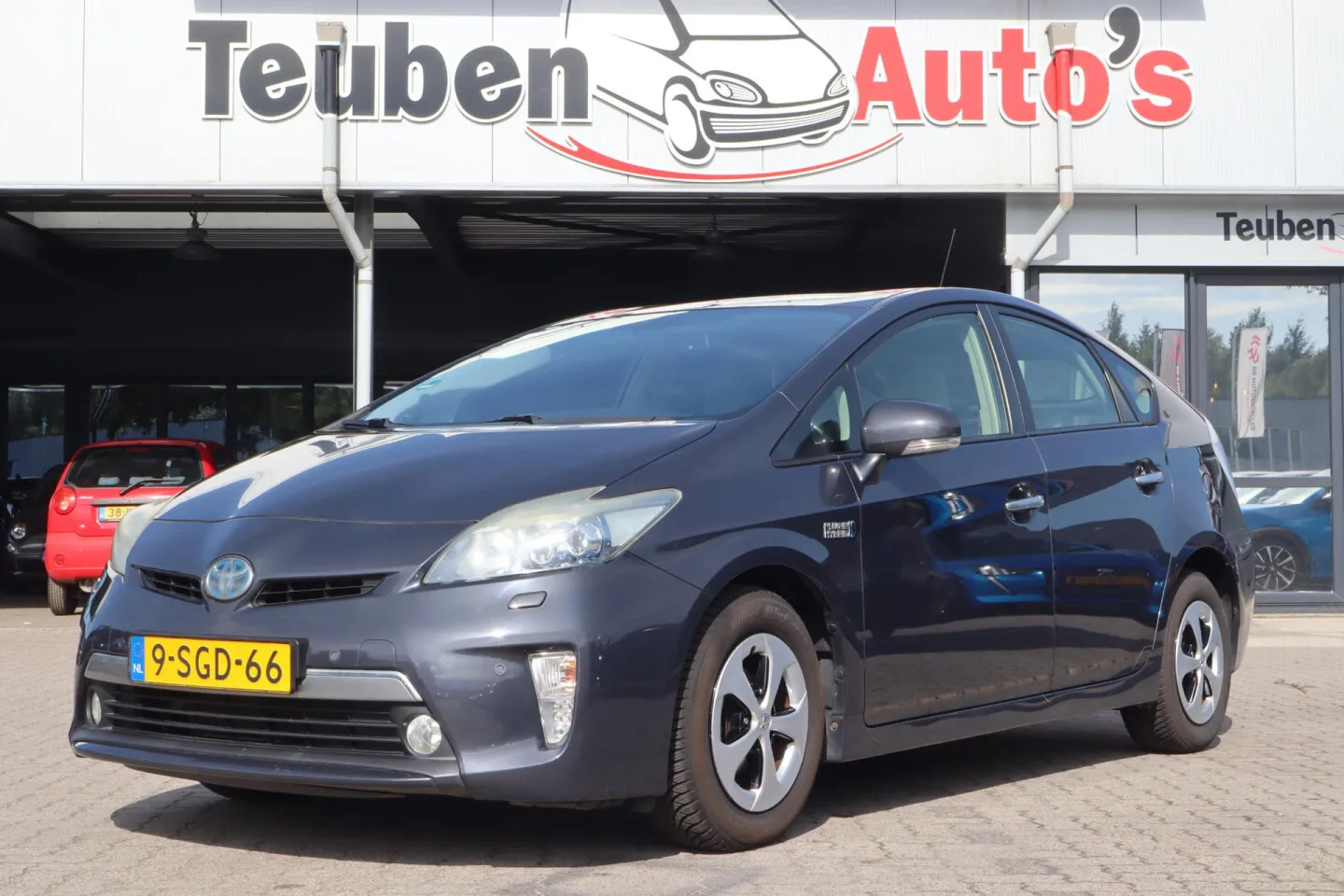 Toyota Prius (2013) — foto 1