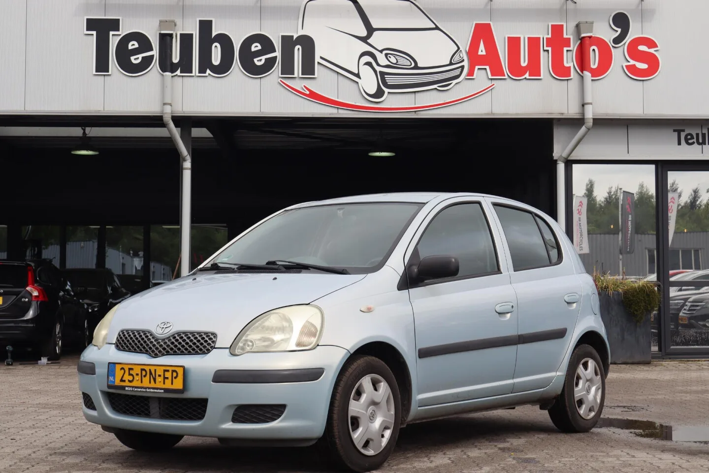 Toyota Yaris (2004) — foto 1