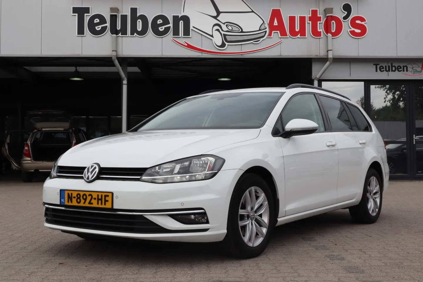 Volkswagen Golf (2019) — foto 1