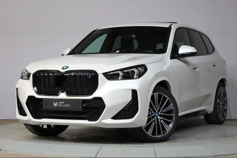 BMW iX1 (2023)