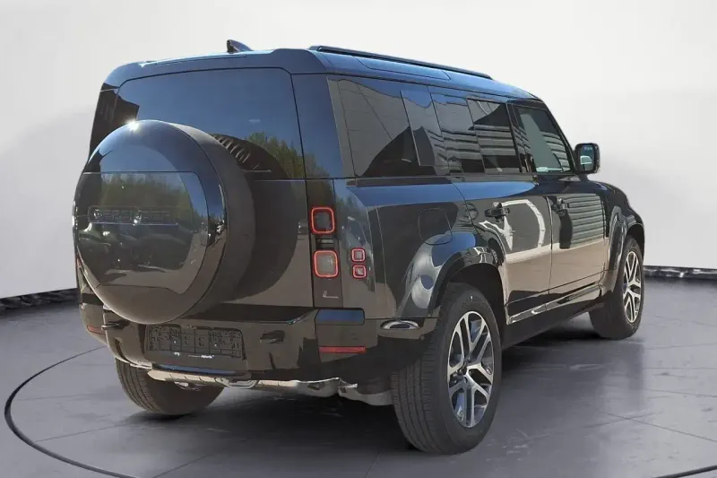 Land Rover Defender (2026)