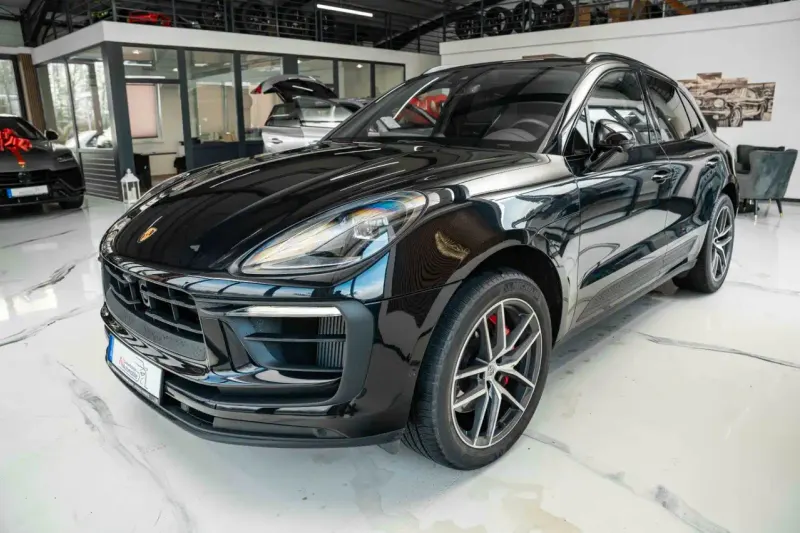 Porsche Macan (2022)