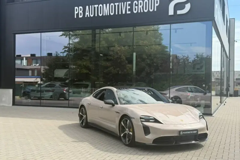 Porsche Taycan (2021)