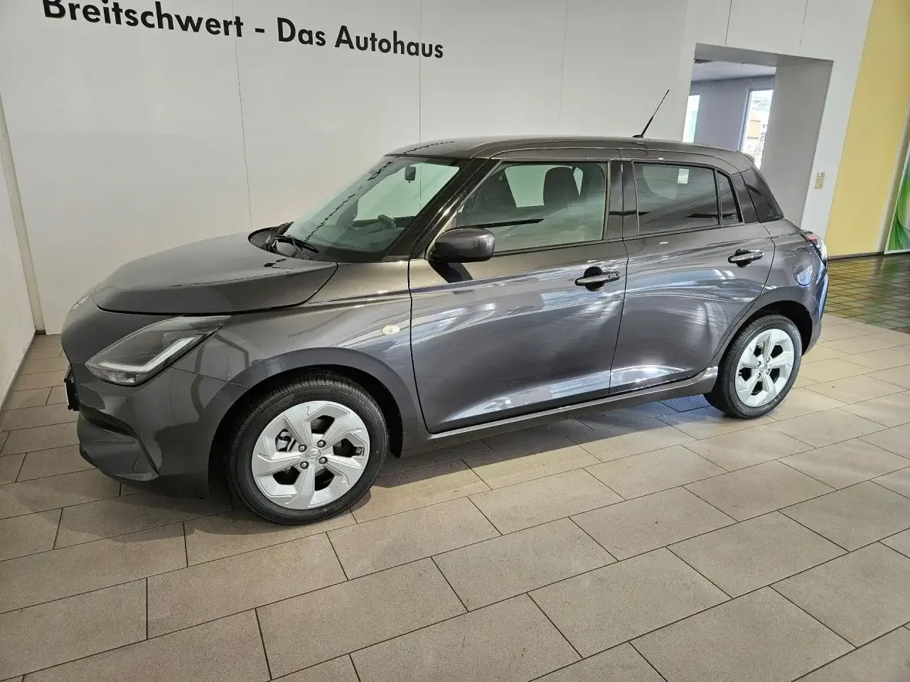 Suzuki Swift (2025) — foto 1