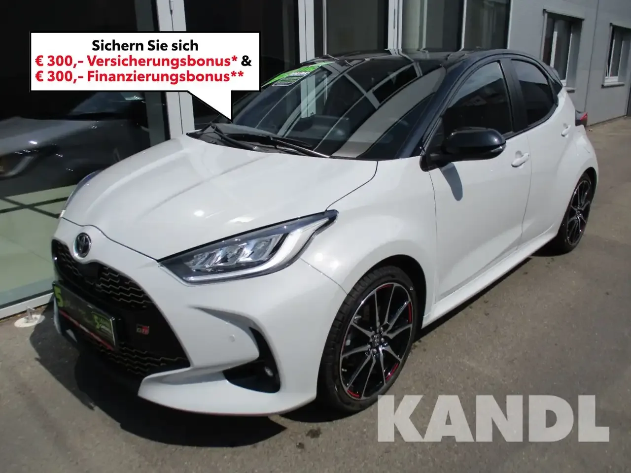 Toyota Yaris (2023) — foto 1
