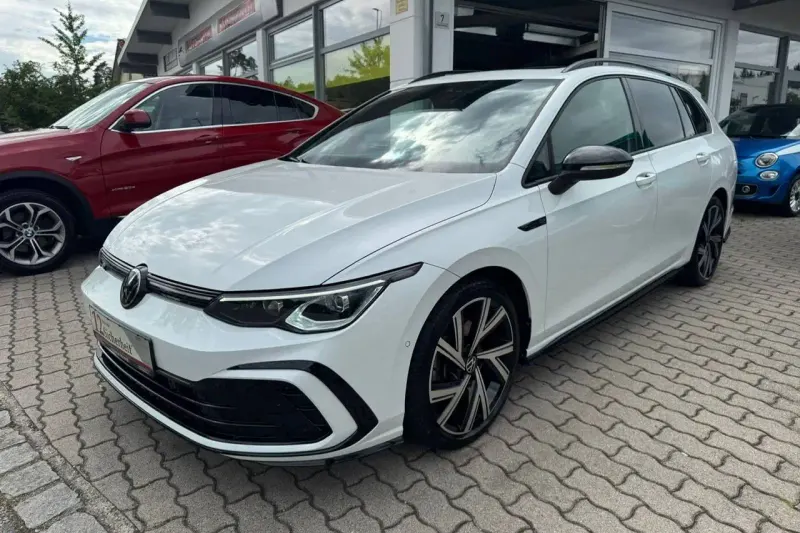 Volkswagen Golf (2023)