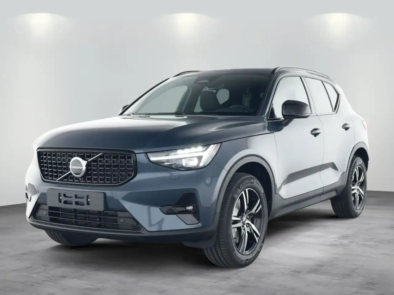 Volvo XC40 (2025) — foto 1