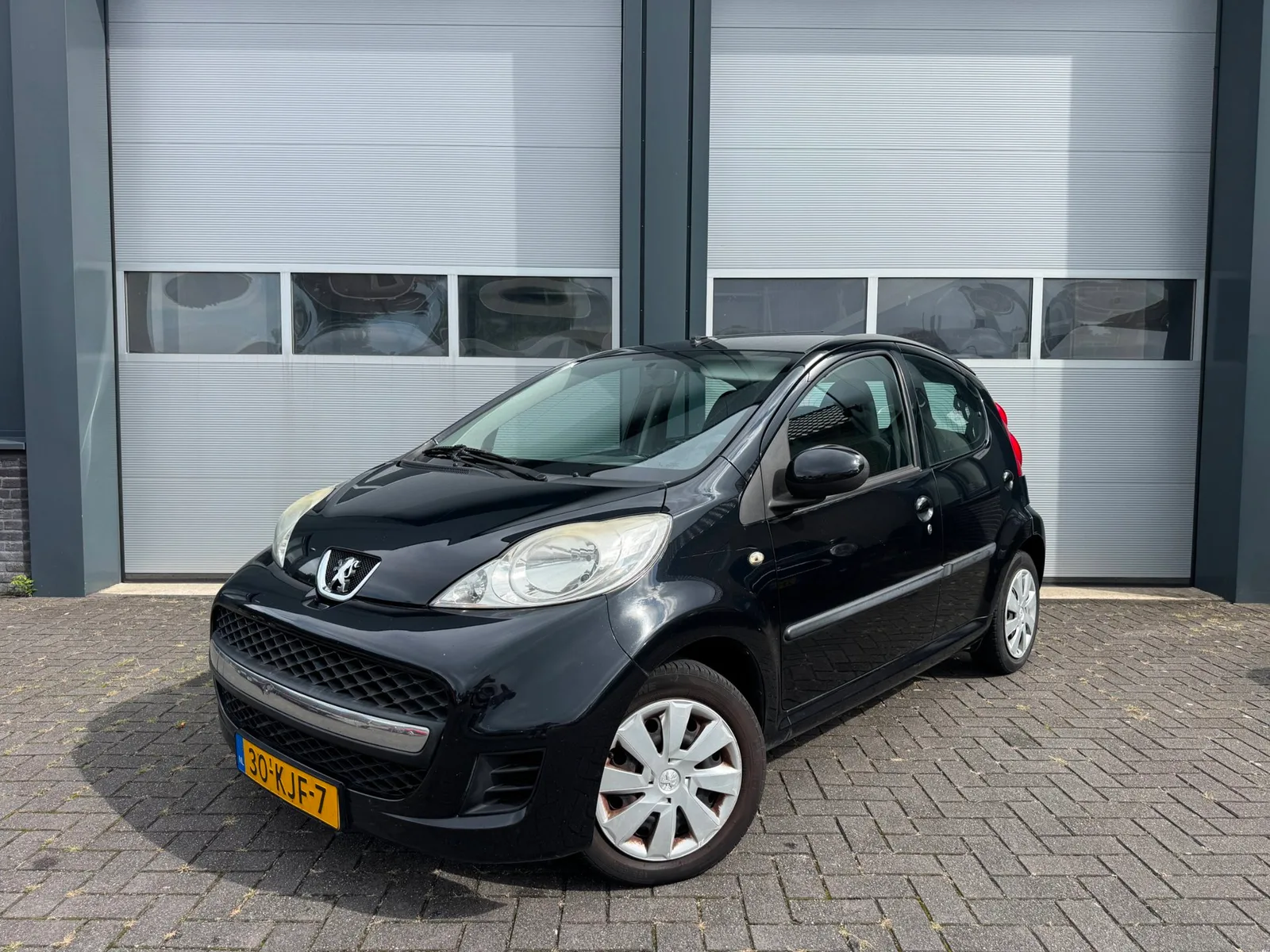 Peugeot 107 (2009) — foto 1
