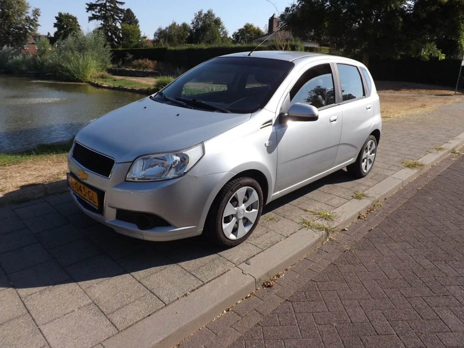 Chevrolet Aveo (2010) — foto 1