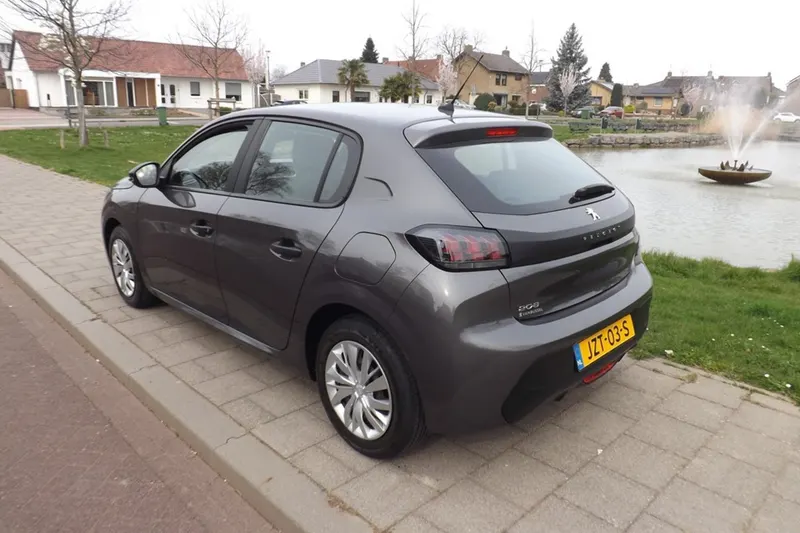 Peugeot 208 (2021)