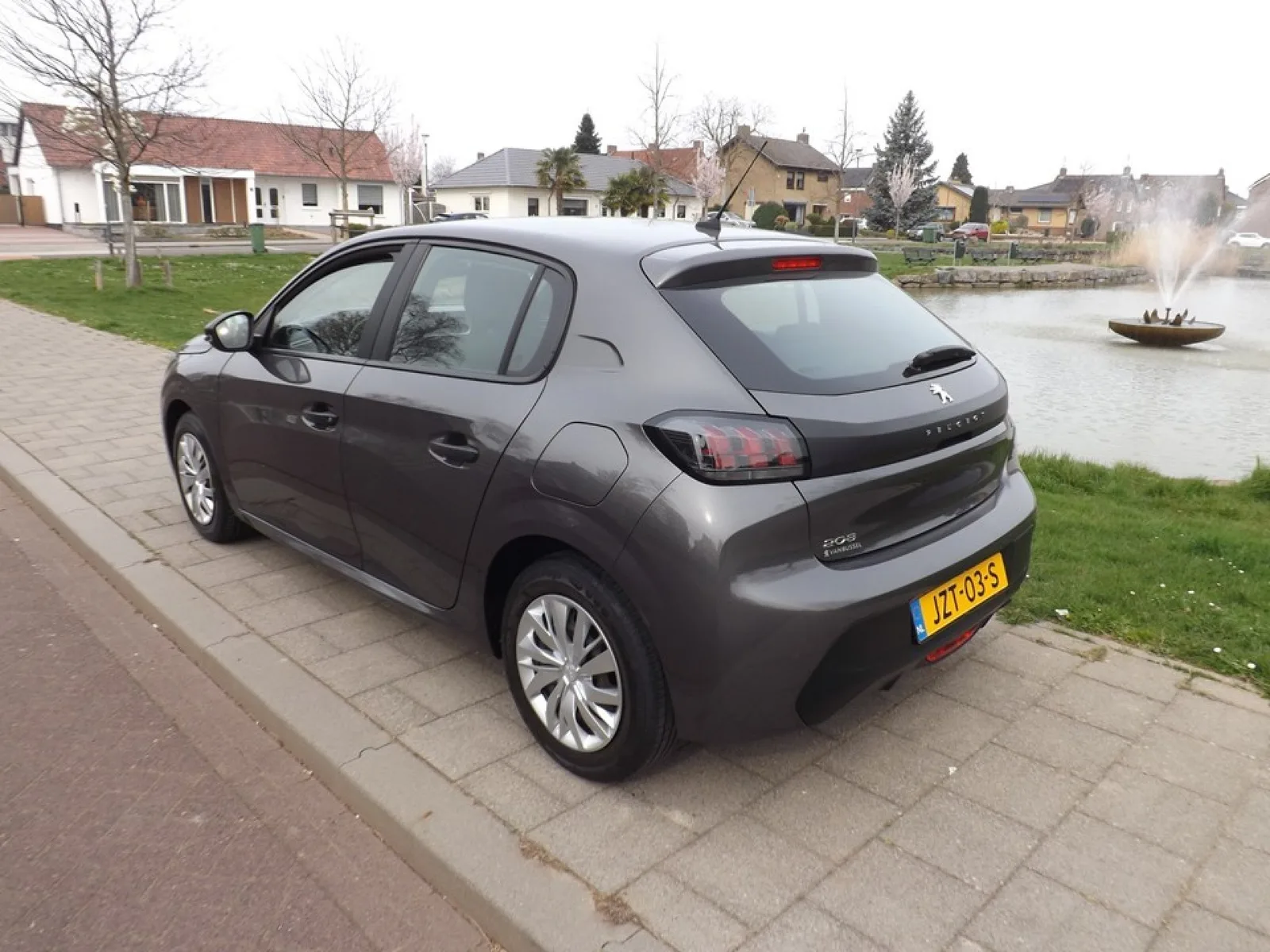 Peugeot 208 (2021) — foto 1
