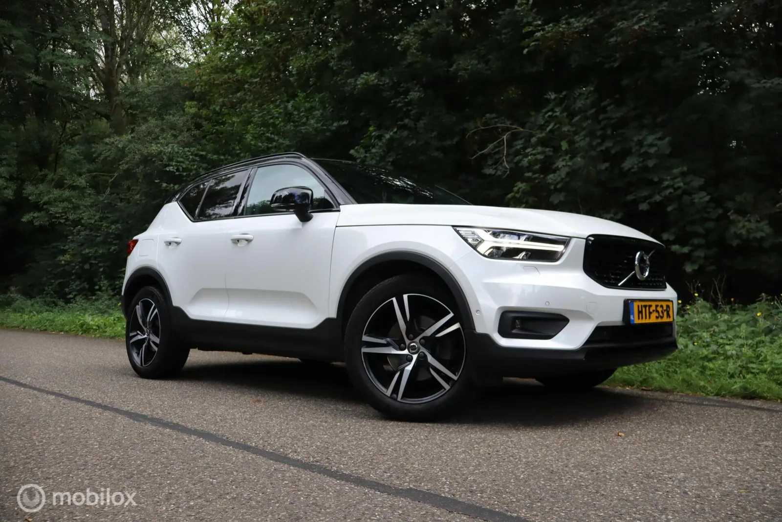 Volvo XC40 (2018) — foto 1