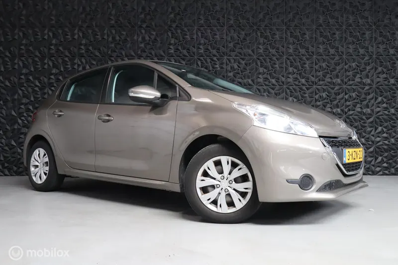 Peugeot 208 (2013)