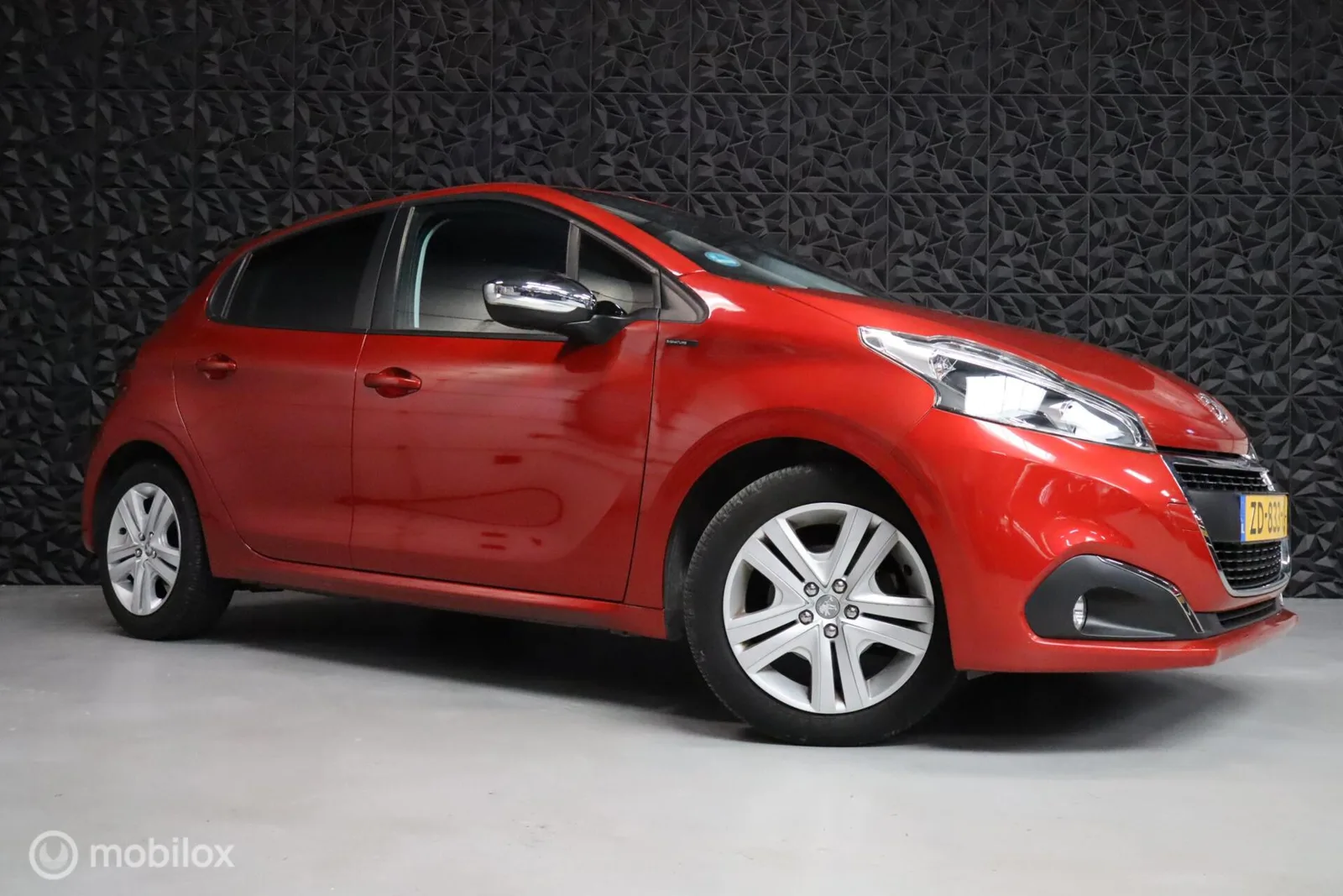Peugeot 208 (2019) — foto 1