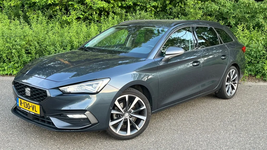 SEAT Leon Sportstourer (2021) — foto 1
