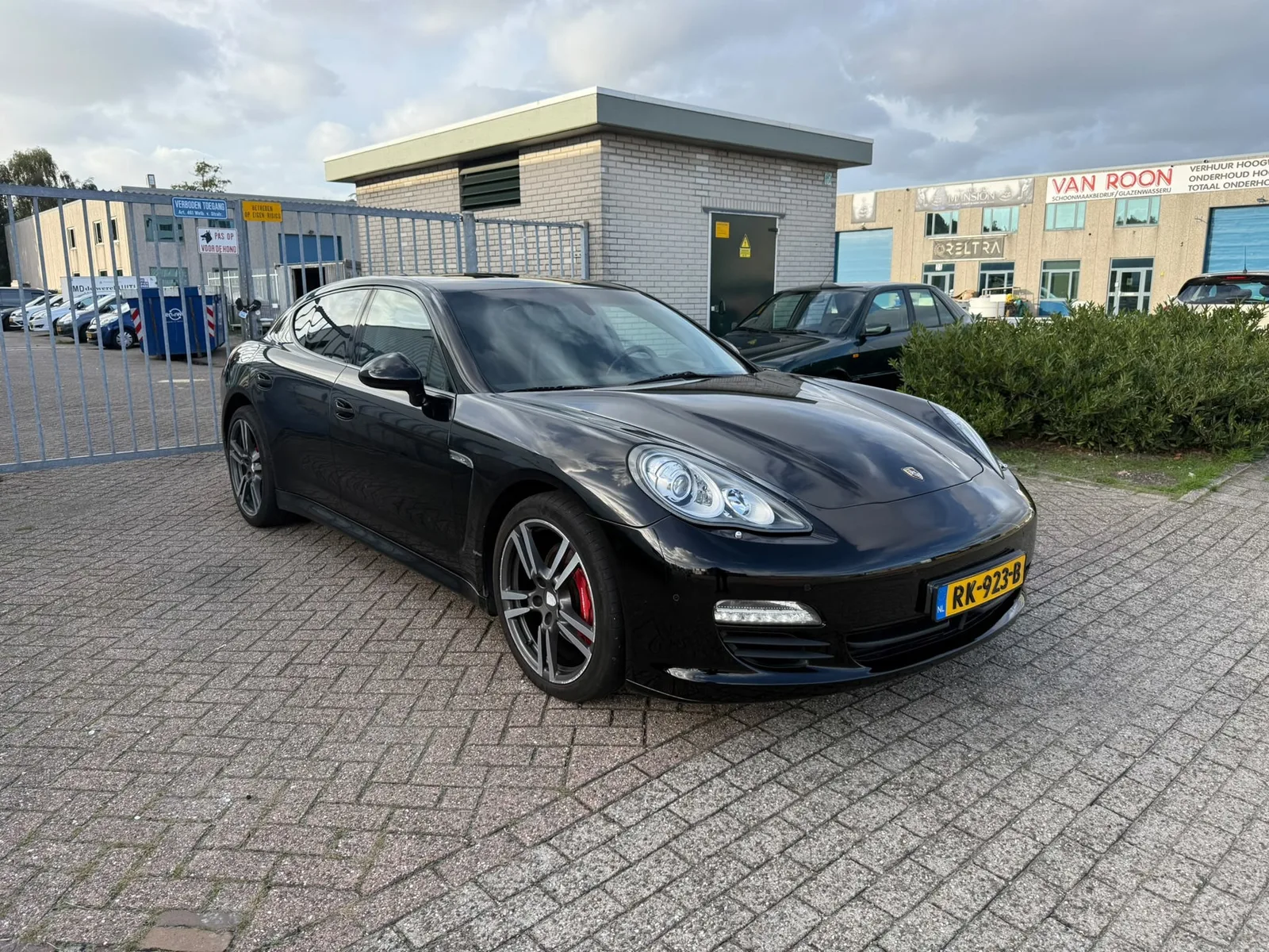 Porsche Panamera (2011) — foto 1