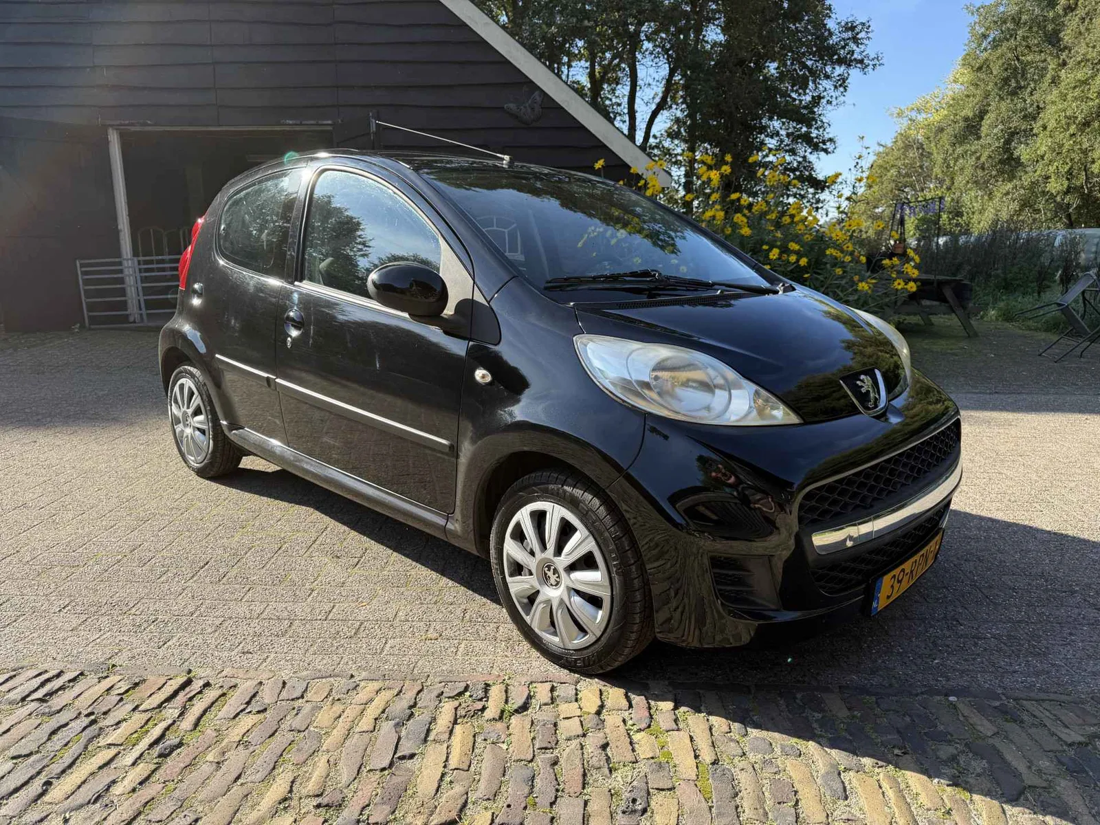 Peugeot 107 (2011) — foto 1