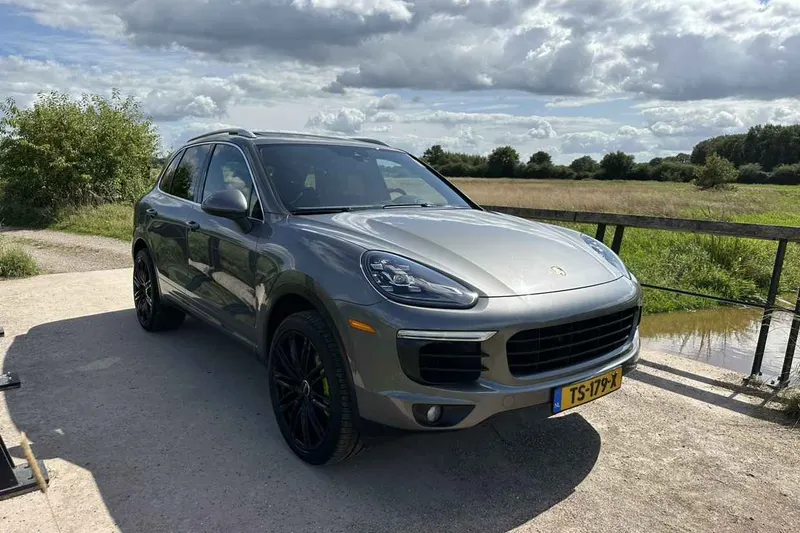 Porsche Cayenne (2015)