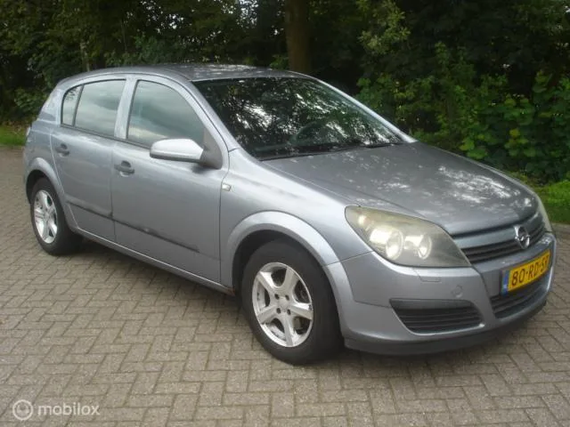 Opel Astra (2005) — foto 1