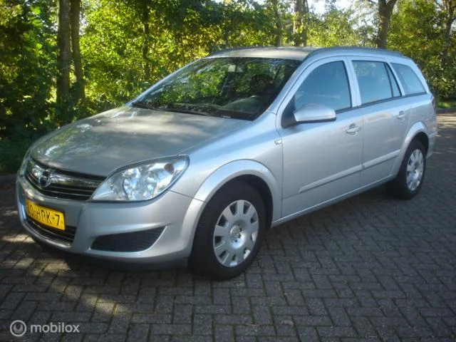 Opel Astra (2009) — foto 1