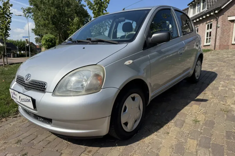 Toyota Yaris (2000)