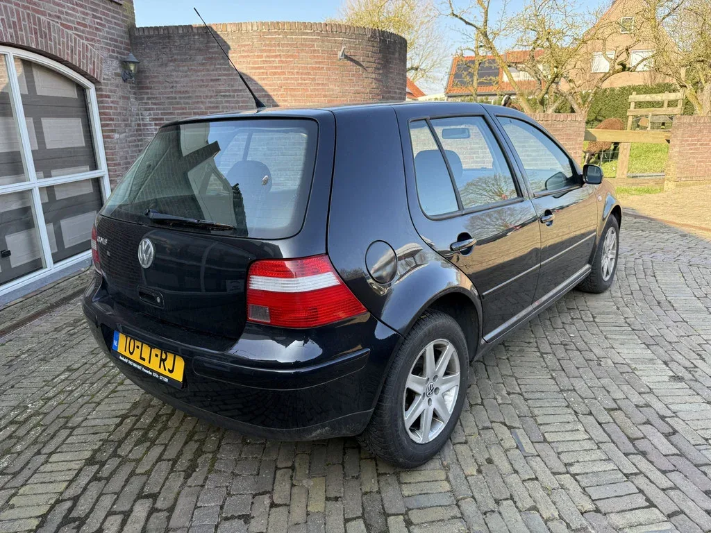Volkswagen Golf (2003) — foto 1