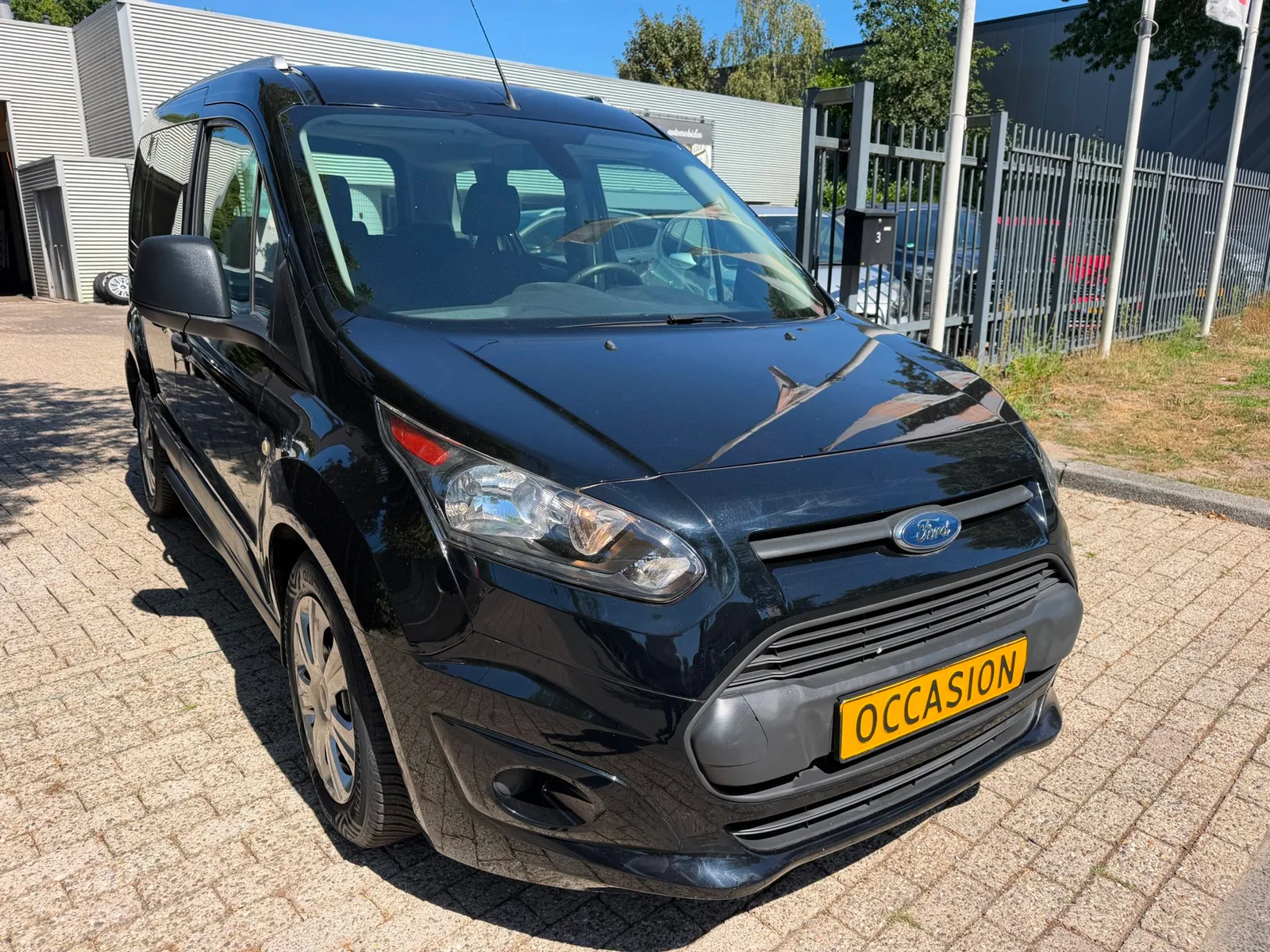 Ford Tourneo Connect (2018) — foto 1