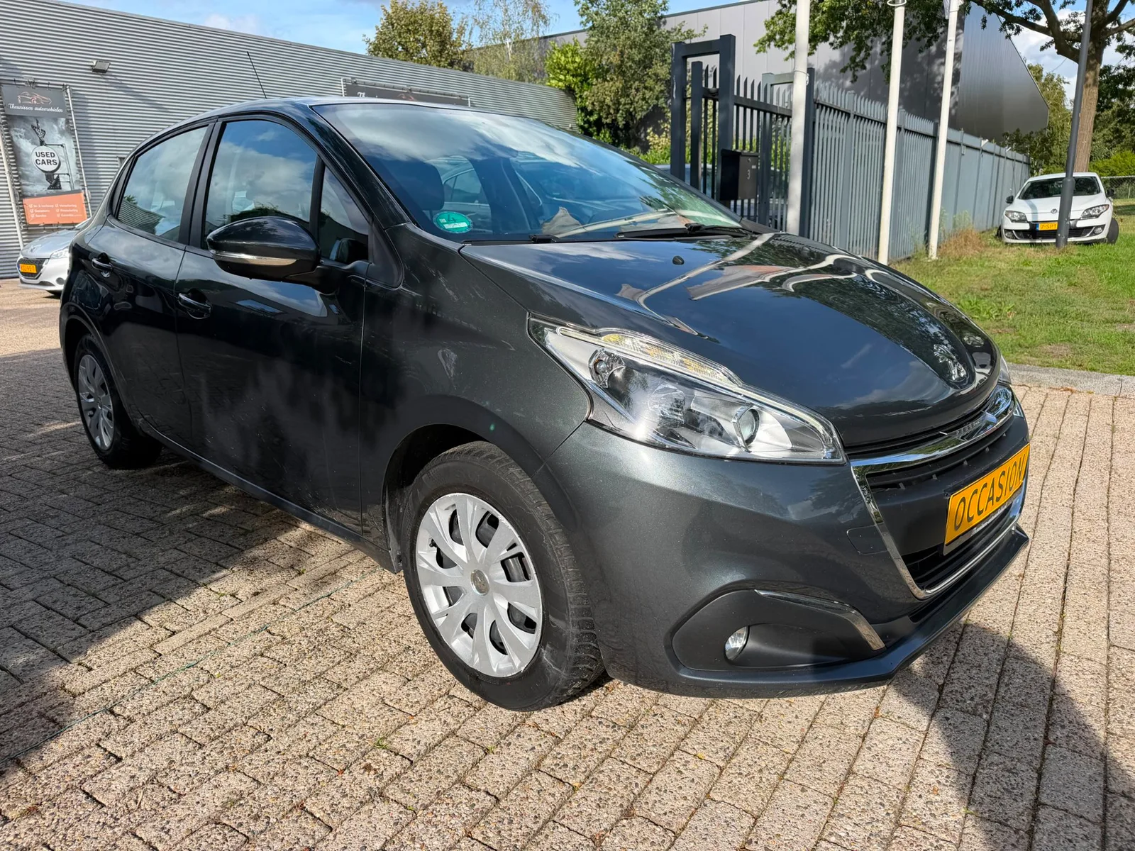 Peugeot 208 (2017) — foto 1