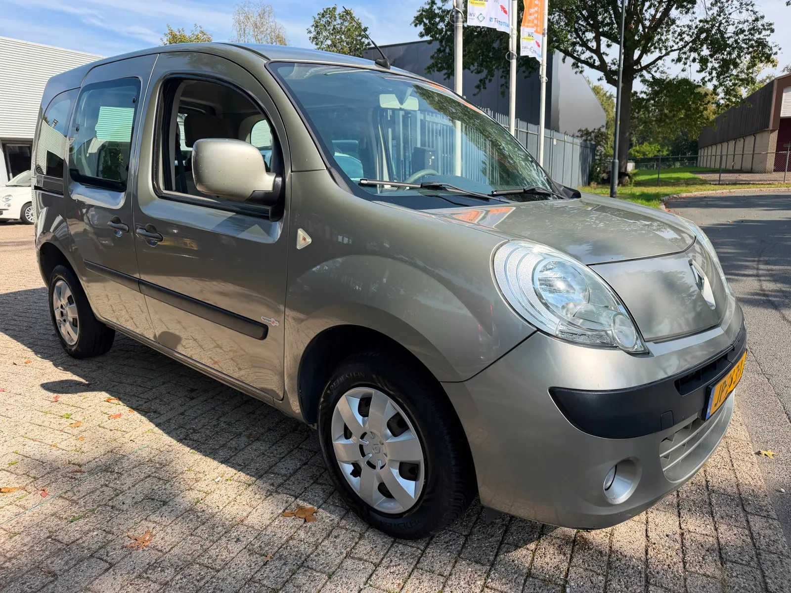 Renault Kangoo (2010) — foto 1