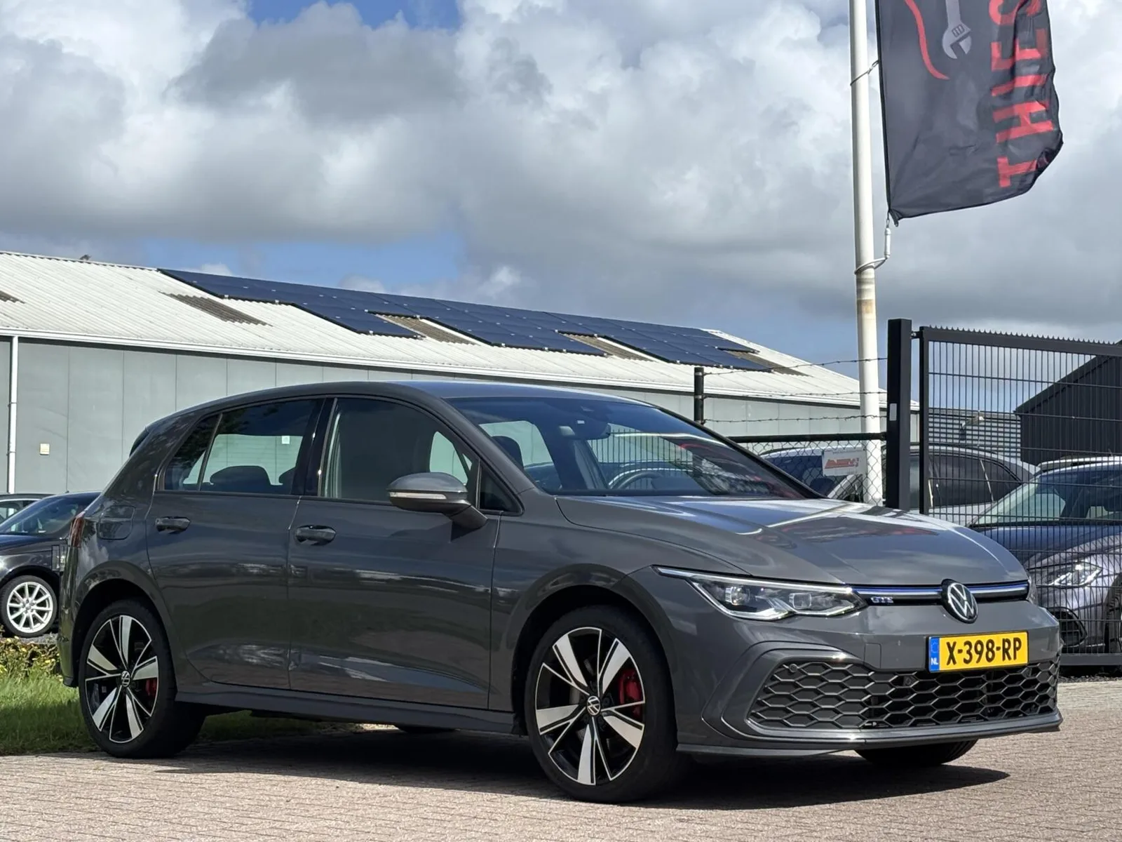 Volkswagen Golf (2021) — foto 1