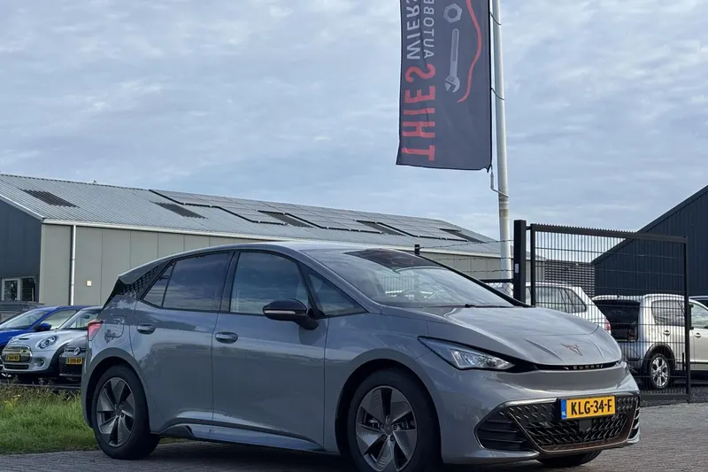 CUPRA Born (2023)