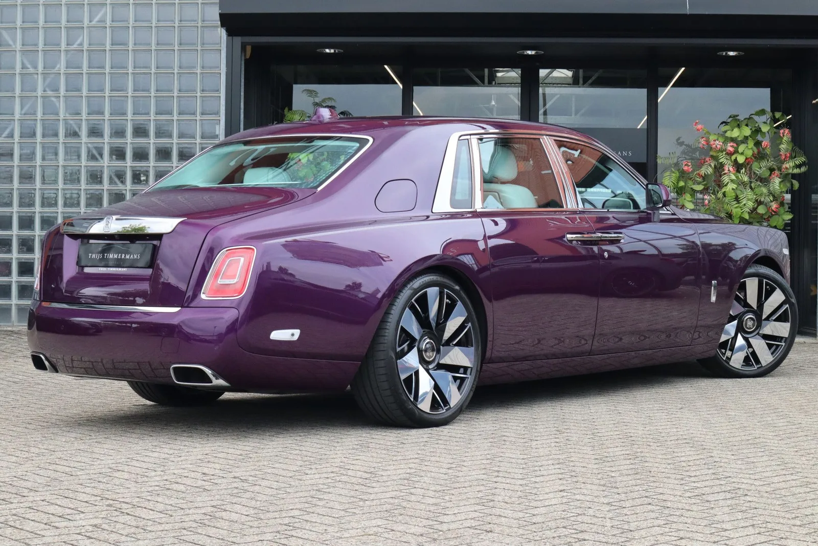 Rolls-Royce Phantom (2022) — foto 1