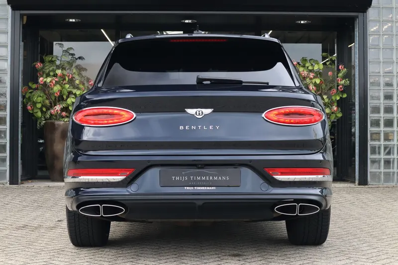 Bentley Bentayga (2023)