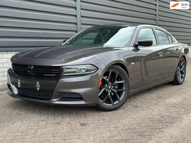 Dodge Charger (2014) — foto 1