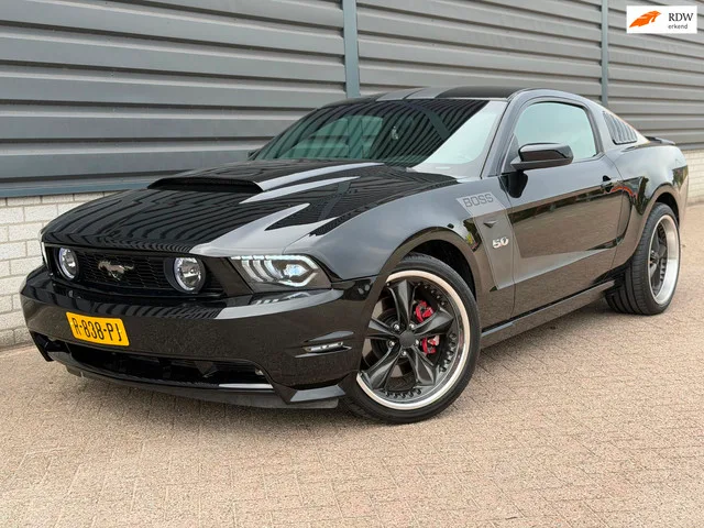 Ford Mustang (2012) — foto 1