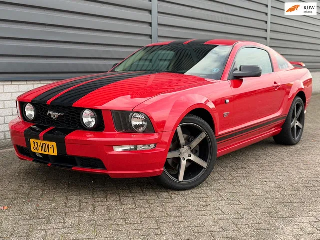 Ford Mustang (2007) — foto 1