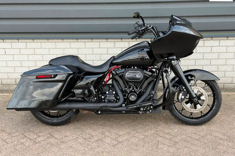Harley-Davidson Road Glide (2023)