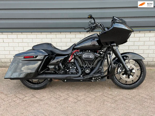 Harley-Davidson Road Glide (2023) — foto 1