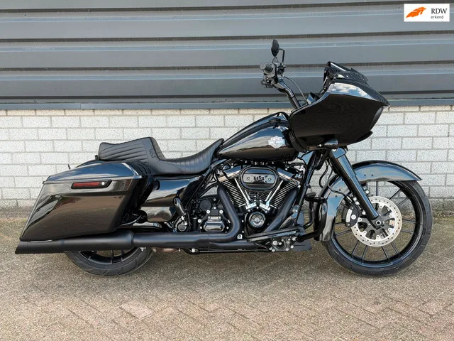 Harley-Davidson Road Glide (2022) — foto 1
