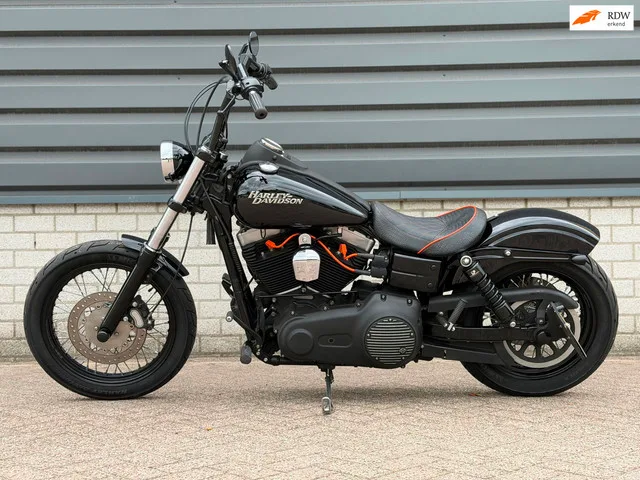 Harley-Davidson Street Bob (2011) — foto 1