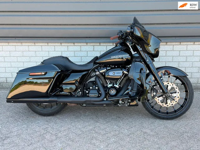 Harley-Davidson Street Glide (2018) — foto 1