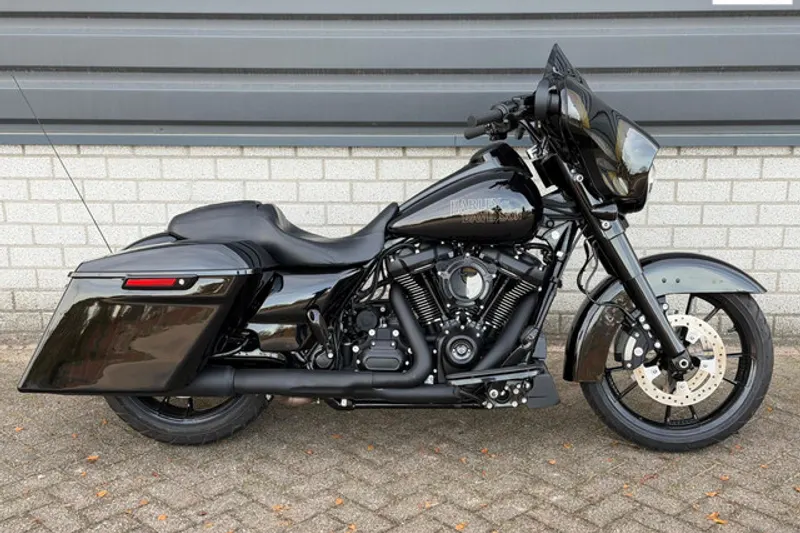 Harley-Davidson Street Glide (2022)