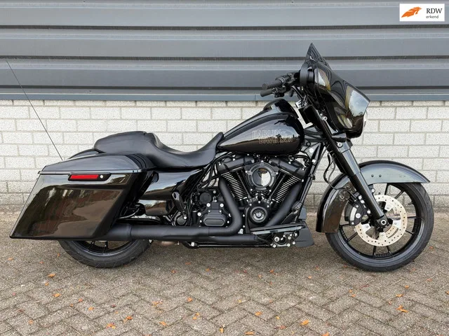 Harley-Davidson Street Glide (2022) — foto 1
