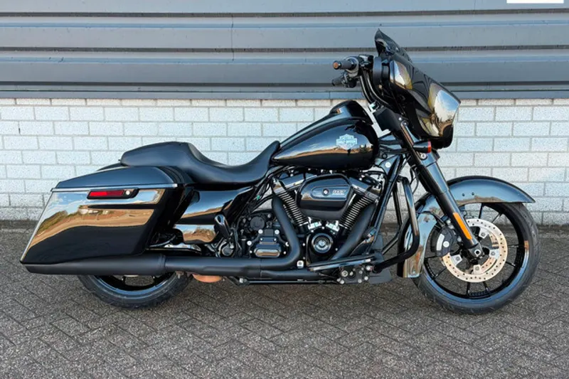 Harley-Davidson Street Glide (2023)