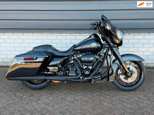 Harley-Davidson Street Glide (2023) — foto 1