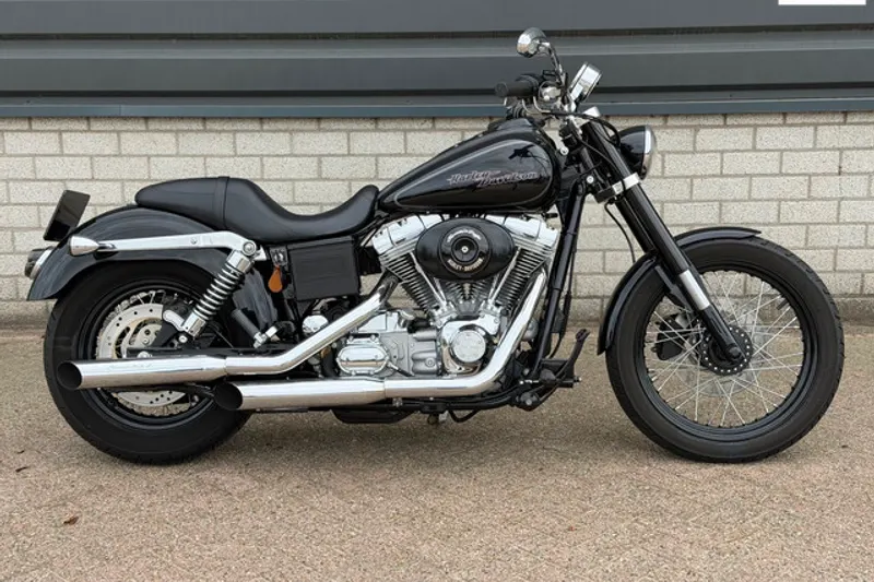 Harley-Davidson Super Glide (2005)
